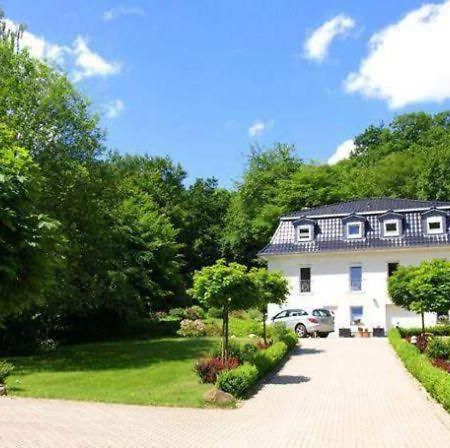Weisses-Haus-Am-Kurpark-Fewo-Waldblick Quedlinburg Exterior photo