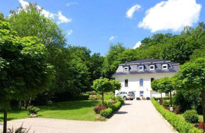 Weisses-Haus-Am-Kurpark-Fewo-Waldblick Quedlinburg Exterior photo